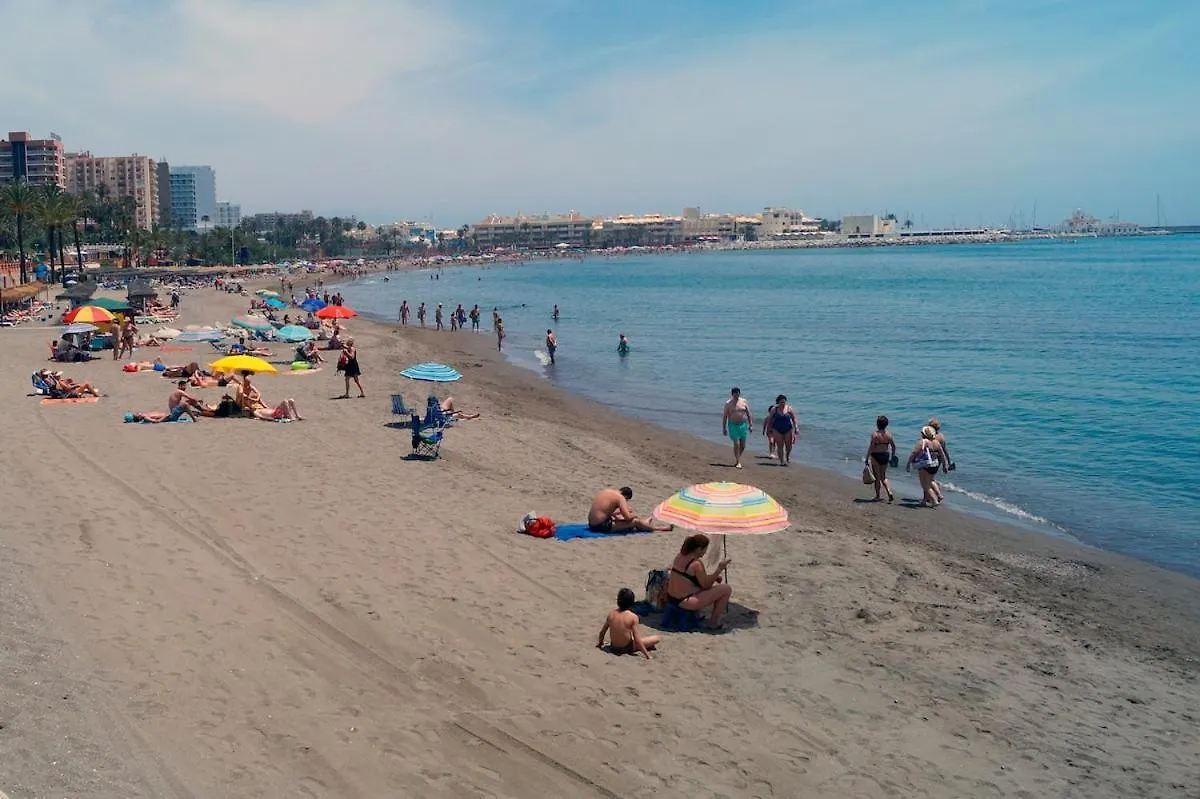בנאלמדנה Bonito Estudio Vistas Al Mar Zona Puerto Marina דירה