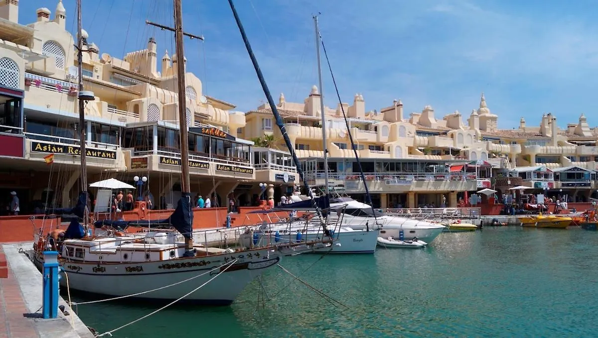 Bonito Estudio Vistas Al Mar Zona Puerto Marina Benalmádena Appartement
