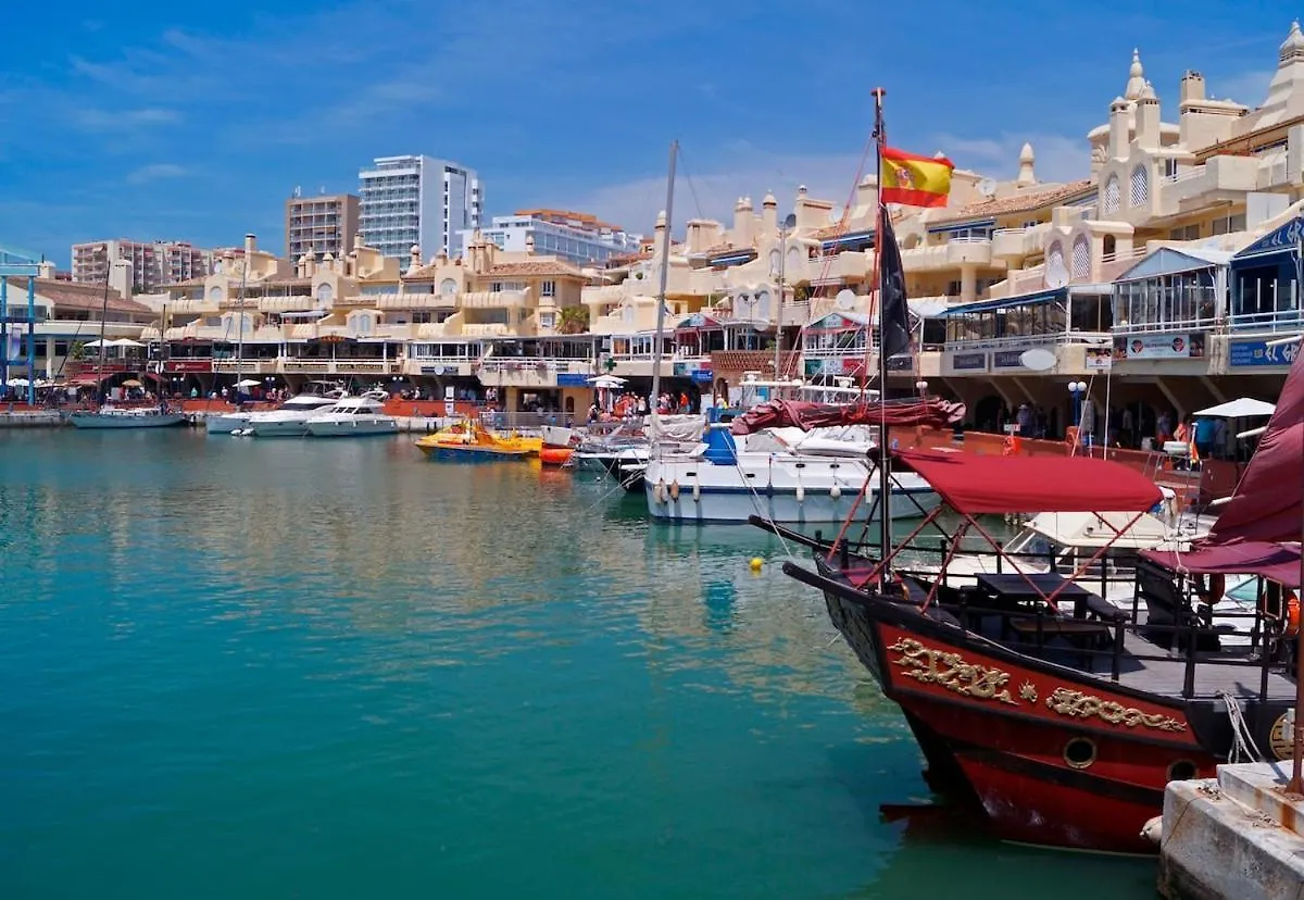 Bonito Estudio Vistas Al Mar Zona Puerto Marina Benalmádena 0*,  Spanje